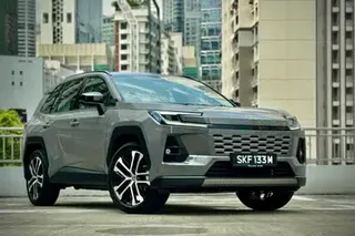 This sixth-generation model runs on a modified, stiffened chassis carried over from its predecessor.