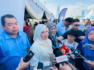 Fadhlina says the initiative eases parents' financial burden while creating income opportunities for Nadi-trained entrepreneurs. NSTP/NUR IZZATI MOHAMAD