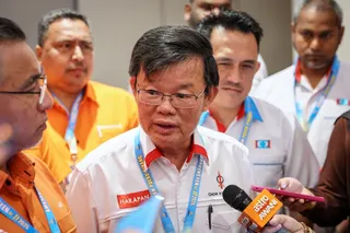 Penang Pakatan Harapan (PH) has decided to retain the Barisan Nasional (BN) state executive councillor in the state administration until the next general election (GE), said its chairman Chow Kon Yeow. — Bernama pic