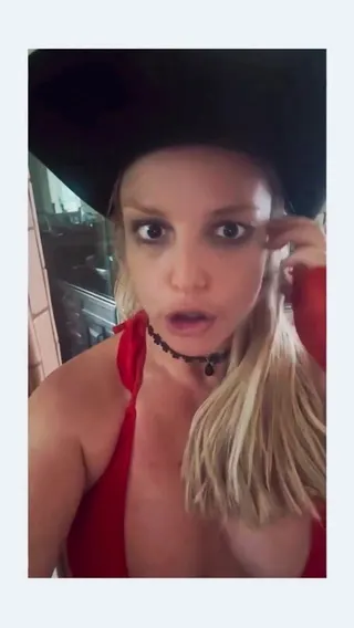 布蘭尼分享自己整形失敗的經驗。（取材自britneyspears IG）