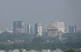 Sarawak is expected to experience hazy conditions throughout the week if the number of fires in Kalimantan, Indonesia, remains high. BERNAMA PIC