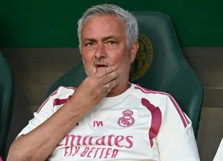 Jose Mourinho has revealed he signed an agreement to succeed Sir Alex Ferguson as Manchester United manager in 2013 before ultimately returning to Chelsea. — AFP pic