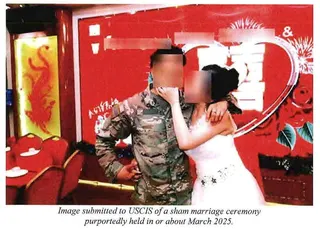 該團伙尋覓美國人的觸手已伸入軍中，至少14名美國陸軍現役軍人成為配合騙婚的對象。...