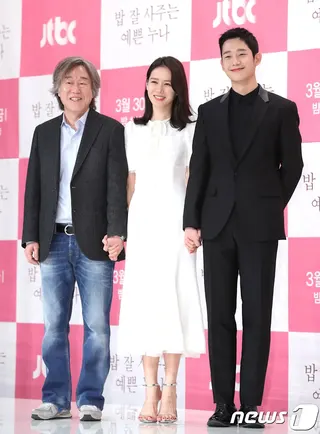 安畔錫（左起）曾執導孫藝真、丁海寅演出的《經常請吃飯的漂亮姐姐》。翻攝news1