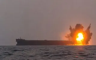 胡塞武裝經常襲擊通過紅海的油輪。   圖：擷取自 @DailyIranNews X 帳號