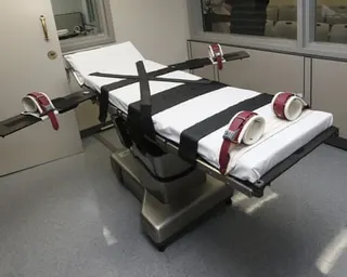 a gurney in an execution chamber