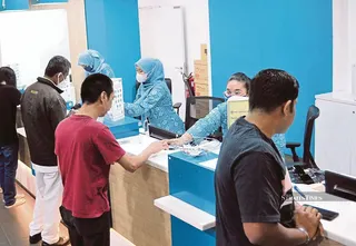 The Finance Ministry will disburse Phase 3 payments of the Sumbangan Tunai Rahmah (STR) cash aid in stages starting today to 5.3 million recipients, involving an allocation of RM1.2 billion. NSTP/AIZUDDIN SAAD