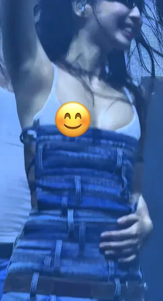 JENNIE疑似走光。圖／翻攝自X