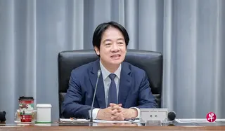 台湾总统兼民进党主席赖清德8月17日听取2027年度中央政府总预算案简报后，宣布明年普发每人现金新台币1万元（约400新元），让全民共享“AI红利”， （取自台湾总统府官网）
