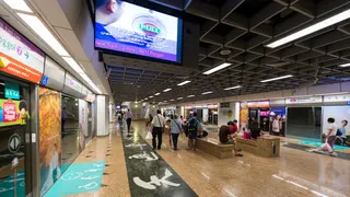 乘客被指在地铁站月台吸烟 新捷运：两人称不清楚规定深表歉意