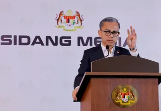 Government spokesman Datuk Seri Fahmi Fadzil said Prime Minister Datuk Seri Anwar Ibrahim had informed the cabinet today of the government’s intention to abolish Auku.- BERNAMA PIC