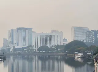According to data from the Malaysian Air Pollutant Index Management System (Apims) portal, Serian recorded the highest reading at 156, followed by Kuching (154), Sri Aman (152), Samarahan (113), and Mukah (106). - NSTP/MOHD ROJI KAWI