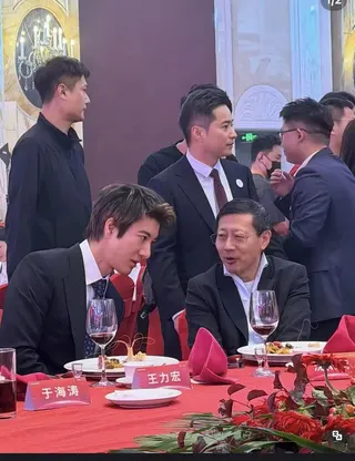 王力宏與科技業大佬同坐一號主桌。（圖／西東音樂提供）