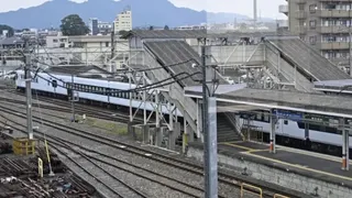 四名工人铁轨清除杂草 遭驶入车站列车撞死