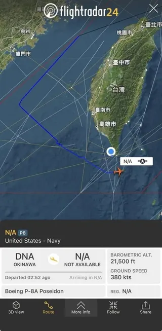 這架美軍 P-8A 自沖繩起飛後，以約 2 萬 1500 英尺高度、約 380 節航速巡航，縱貫台灣海峽。 圖：翻攝自 X 帳號 @Military_idv_tw