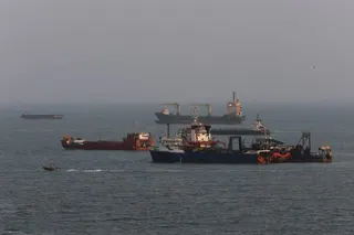 ships in the strait of hormuz