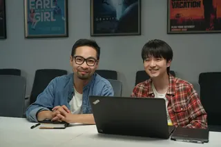 《銀河寫手》中宋木子與合文俊不斷被逼著改稿。華映娛樂提供