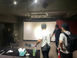 現場攝影記者議論紛紛。記者林士傑／攝影