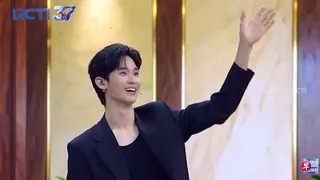 金秀贤登上印度尼西亚节目，与当地粉丝见面。 （截自RCTI Mega Entertainment YouTube）