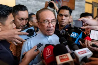Anwar previously said Felda was burdened with nearly RM10 billion in debts and losses after years of management failures and excessive political interference. - BERNAMA pic