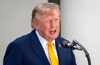 特朗普政府呼吁对H-1B签证计划进行全面改革，称该计划不公平地让公司排挤美国人，并以较低的薪酬雇用外籍工人。