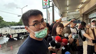 對許芊芊比對小孩好？趙建銘說，他辦信用卡附卡給3孩子，要他們「盡量刷、不用省」。...