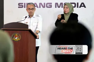 The government is exploring a regulatory framework for e-commerce platforms following complaints about product safety and halal compliance, said Communications Minister Datuk Seri Fahmi Fadzil yesterday. - NSTP pic