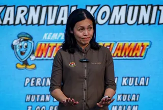 Deputy Communications Minister Teo Nie Ching today denied allegations circulating on social media linking her to gang-related activities in the state and a road accident currently under police investigation. BERNAMA PICHAZROL ZAINAL (STR)