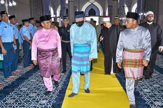 The Sultan of Selangor, Sultan Sharafuddin Idris Shah (centre), attends the Yasin recital, prayers and tahlil, as well as Friday prayers, held in conjunction with the Selangor-level 69th National Day celebration for 1448H/2026M at the Sultan Salahuddin Abdul Aziz Shah Mosque in Shah Alam on August 28, 2026. — Bernama pic