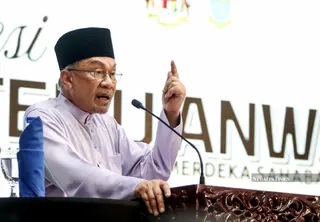 Datuk Seri Anwar Ibrahim says Malaysia Madani must continue to drive economic growth and master modern technology. -NSTP/AURIS FAQRURAZZI