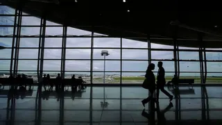 一架东京飞抵吉隆坡客机起落架舱内发现不明尸体