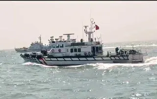 4艘中國海警船今天上午編隊接近金門限制水域，並分兩組航入台方水域，台海巡署第十二...