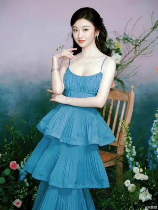 景甜捲代孕和情感風暴。(取材自微博)
