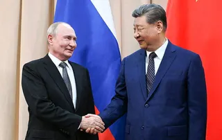 中國國家主席習近平（右）與俄羅斯總統普亭8月31日下午在吉爾吉斯首都比斯凱克舉行...