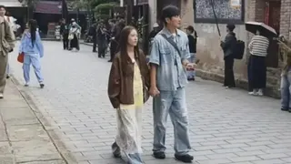 高梓淇遭目擊牽手嫩妹，疑似新歡。（圖／翻攝自微博）
