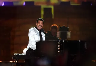 Lionel Richie was reportedly admitted to hospital after performing in St Louis, where he told fans he had been suffering from dehydration. — AFP pic