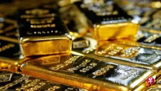 截至星期二中午约12时，现货黄金下跌0.36%，报每安士4432.09美元。在前一交易日，金价曾一度跌至8月19日以来的最低水平。 （档案照片）
