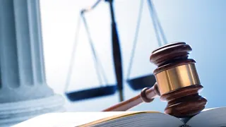 充值近200元误获百万亿元充值额 中国男狂消费拒退款被起诉