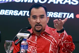 Umno secretary-general Datuk Dr Asyraf Wajdi Dusuki said he would step down as Majlis Amanah Rakyat (Mara) chairman only if Deputy Prime Minister Datuk Seri Dr Ahmad Zahid Hamidi, who appointed him, asked him to do so. NSTP/HAIRUL ANUAR RAHIM