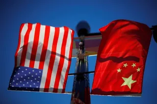 美國國旗與中國五星旗。（路透社）