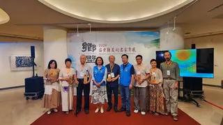 2026苗栗縣美術名家年展「鄉野」5日開幕，並迎來6位新加入的藝術家。（記者胡蓬...