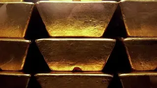 整齊堆疊的金磚