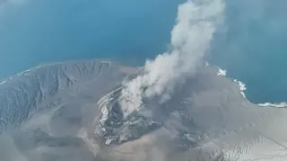 喀拉喀托之子火山爆發